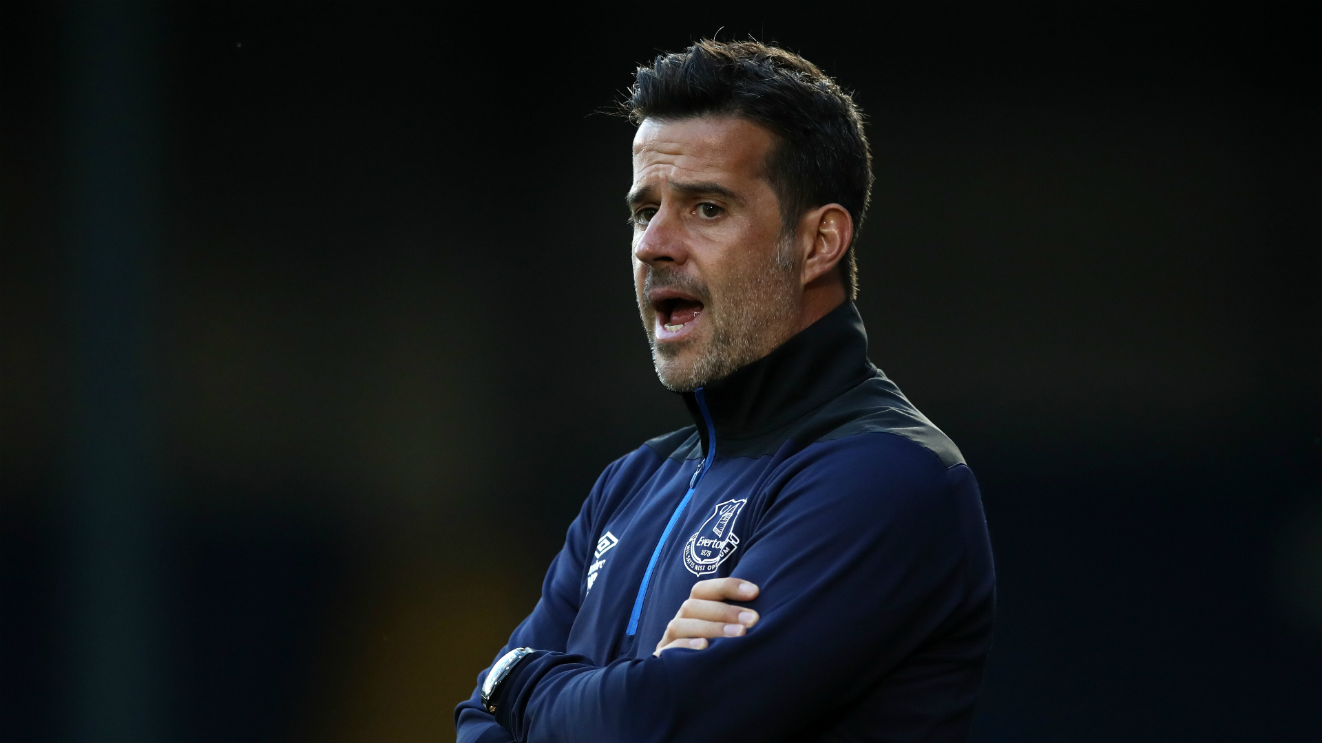 他是一位以 他是一位以